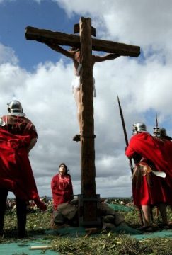 Die Szene der Kreuzigung