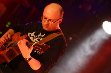 Fingerstyle-Gitarrist Jacques Stotzem