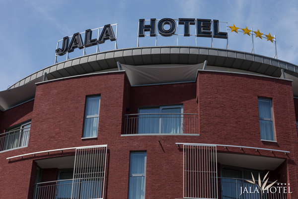 Das Jala-Hotel mit seiner geschwungenen Architektur