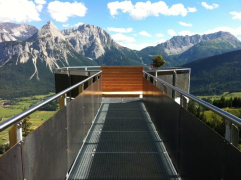 Urlaub an der Tiroler Zugspitzarena in Österreich