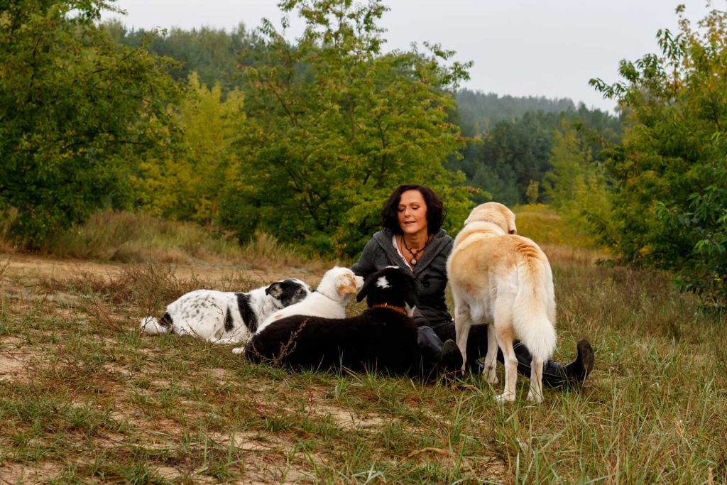 Hundetrainerin und Autorin Maike Maja Nowak