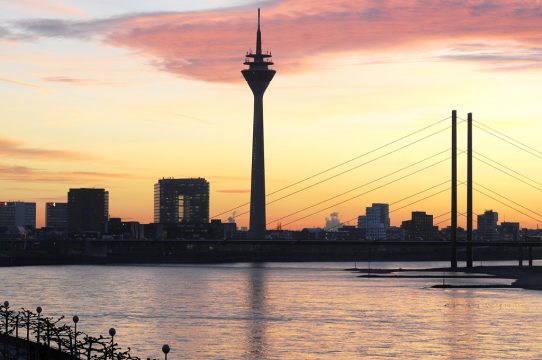 Düsseldorf - Sonnenuntergang am Rhein