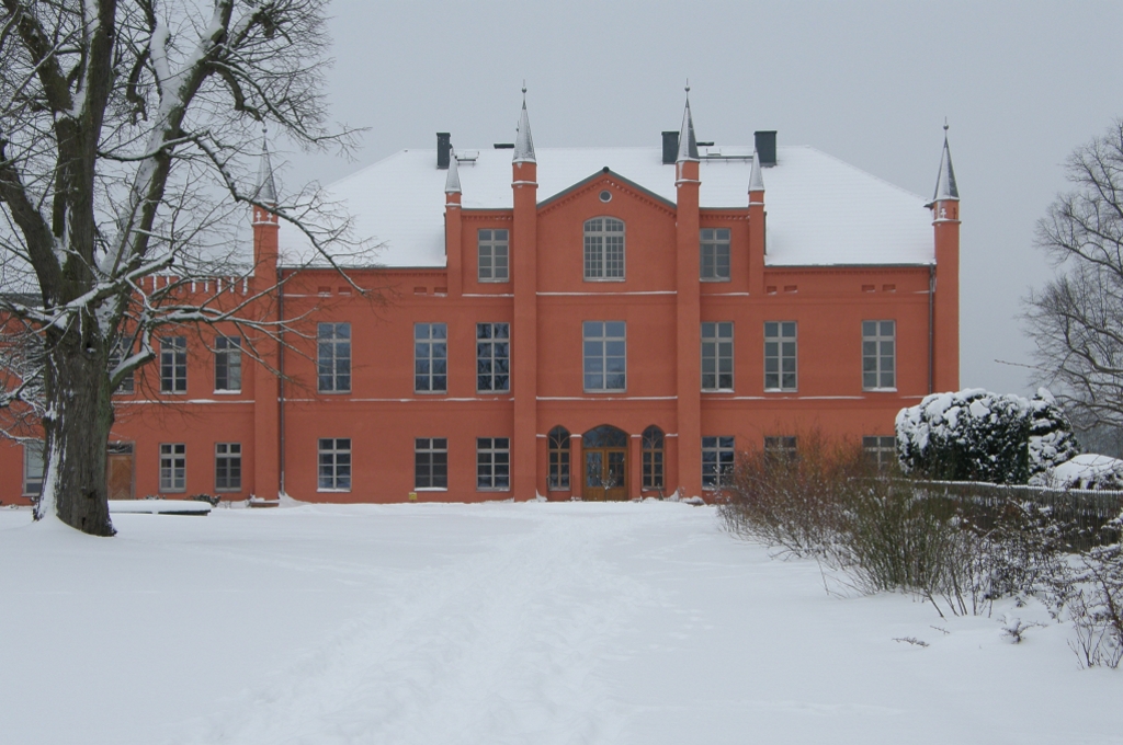 Gutshaus Wietzow im Schnee (Quelle: Gutshaus Wietzow Daberkow)