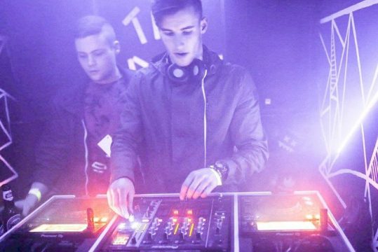 Dunkelhall (Michael K b2b Luke) - Bild: Marius Kreuder Fotografie