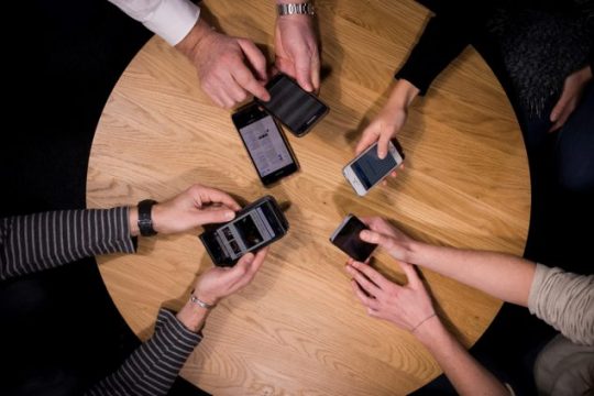 Verbraucherschutz Roaming (Illustrationsbild: Lionel Bonaventure, AFP)