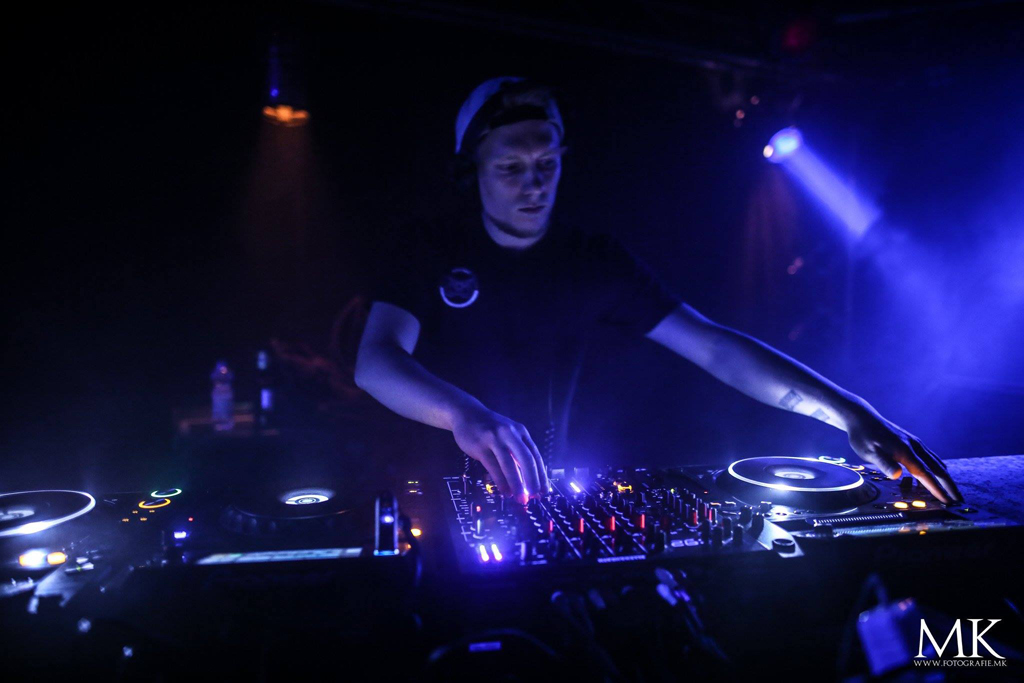 DJ Mix R (Bild: Marius Kreuder Fotografie)