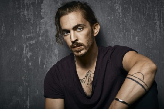 Dennis Lloyd; Warner Music