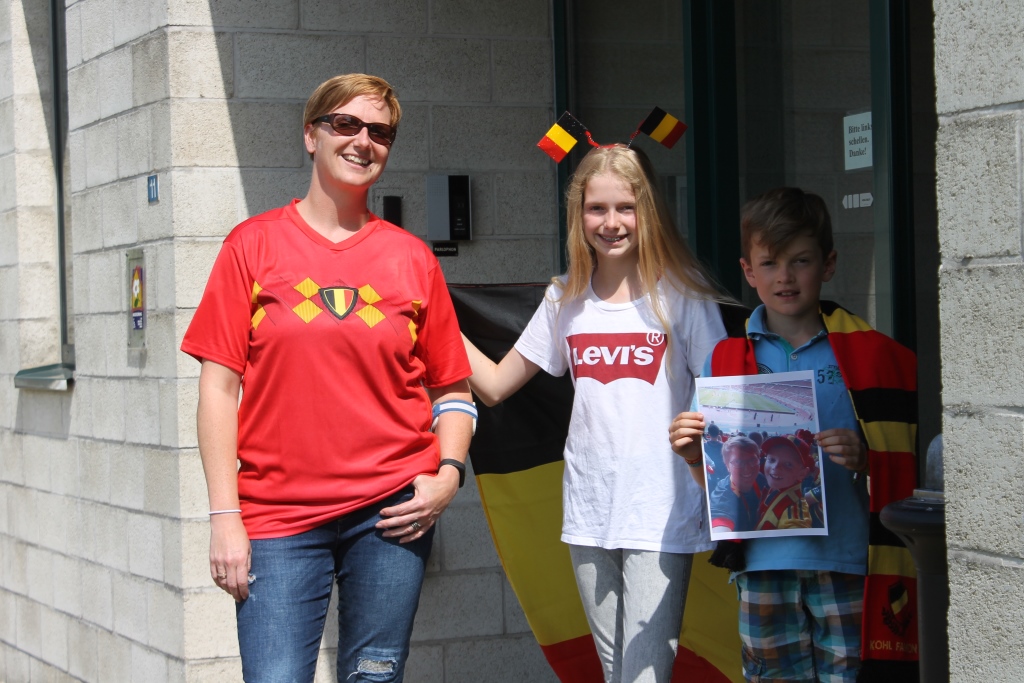 Selfie Fußball-WM Gewinner: Mutter Carina mit Elias und Aurélie