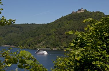 Schiff und Schloss (Foto K. Jaeger)