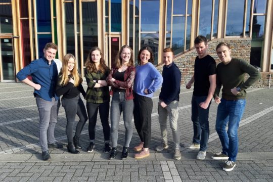 Die Finalisten der Rhetorika 2019: vlnr Kolja Schumacher,Deborah Kaut, Alice Fatzaun, Emilia Oheim, Carla Scheiff, Simon Veithen, Romain Wiesemes, Raphael Scholzen.