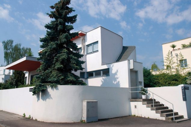 Hölzelweg in der Weissenhof-Siedlung (Bild: Alberto Paredes/Stuttgart Marketing/GmbH)