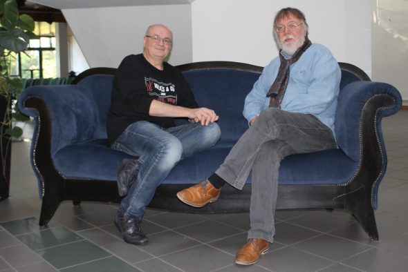 Jacques Stotzem zu Gast bei Musikredakteur Hans Reul (Bild: Renate Ducomble, BRF)