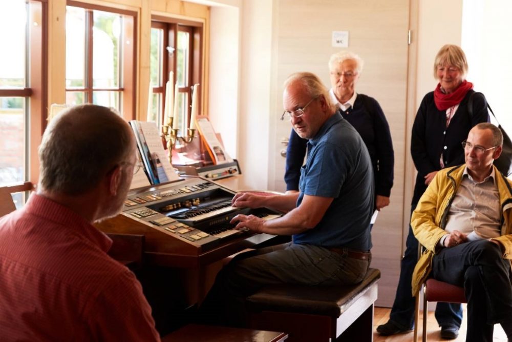 Axel Schulz, der Leiter des Hammond-Orgel-Museums in Greifswald