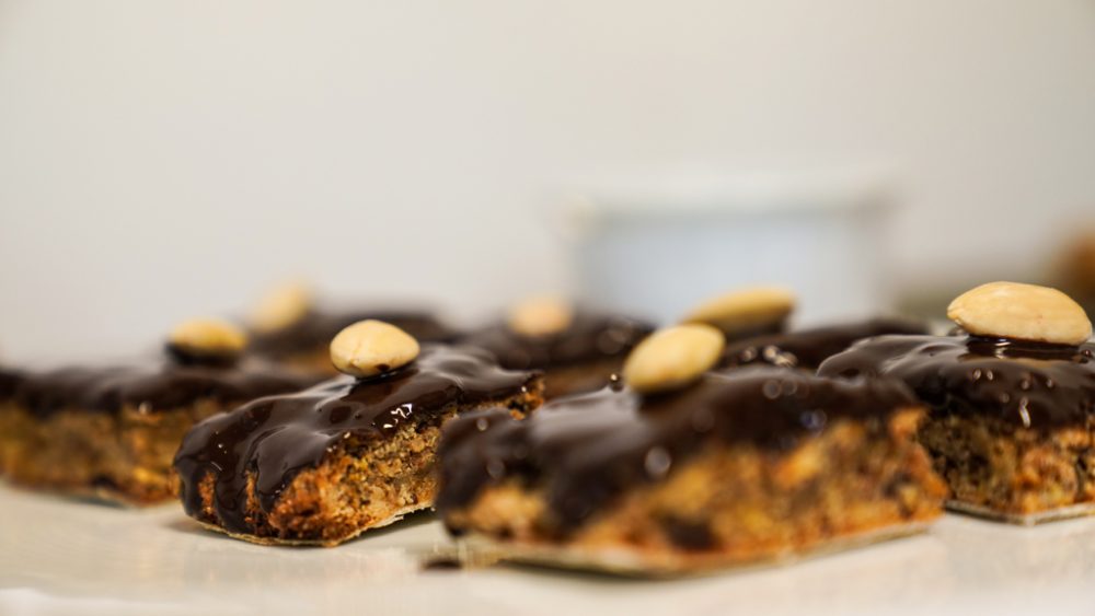 Weihnachtsbäckerei: Judith Peters macht Lebkuchen (Bild: Benedikt Mommer/BRF)