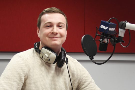 BRF-Sportredakteur Robin Emonts (Bild: Katrin Margraff/BRF)