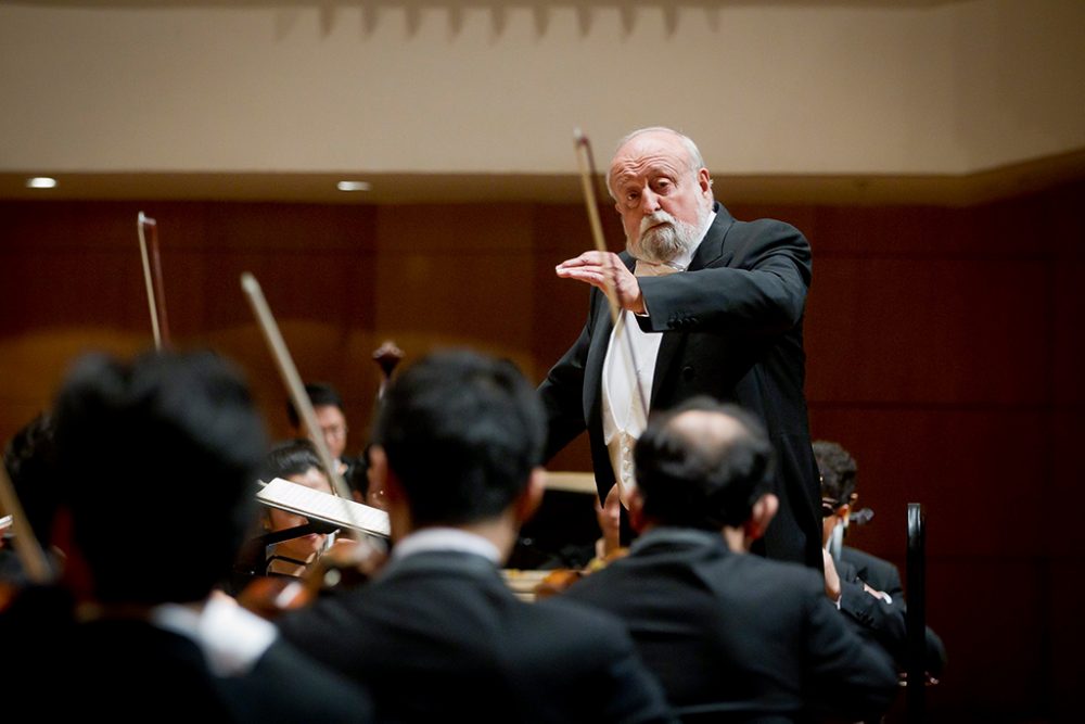 Krzysztof Penderecki bei einem Konzert im November 2011 in Peking (Archivbild: Diego Azubel/EPA)