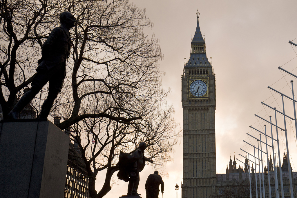Sonnenaufgang in London (Bild: Justin Tallis/AFP)