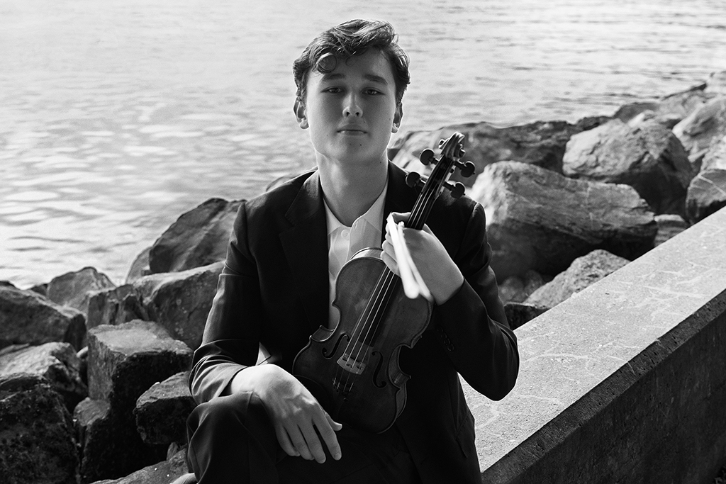 Violinist Daniel Lozakovich (Bild: Johan Sandberg/Universal)
