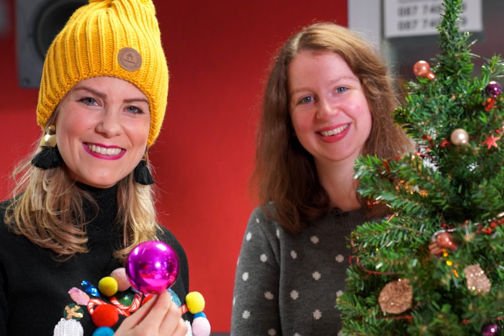 Julia Slot und Lena Orban schicken dieses Jahr Ihre Grüße in alle Welt! (Bild: Thierry Cornely/BRF)