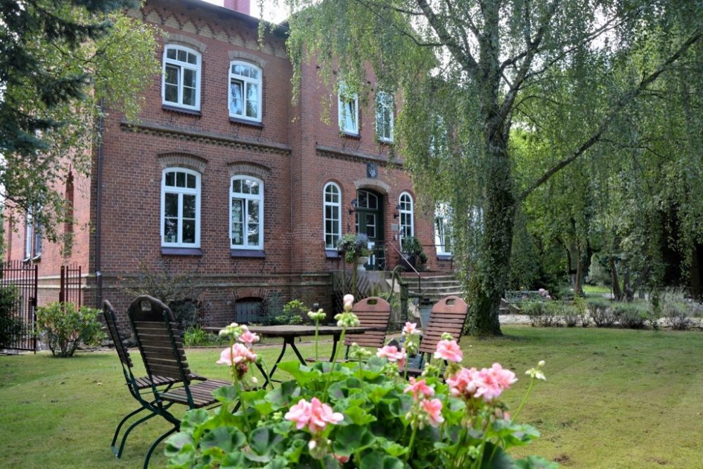 Gutshaus mit Garten