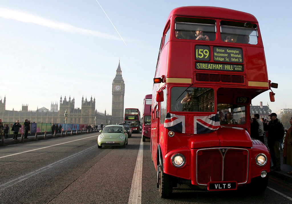 Bus in London (Bild: Lindsey Parnaby/EPA)
