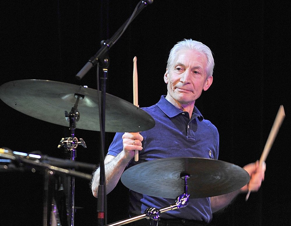 Charlie Watts am Schlagzeug für seine zweite Band The ABC&D of Boogie Woogie (Bild: Ursula Dueren/EPA)