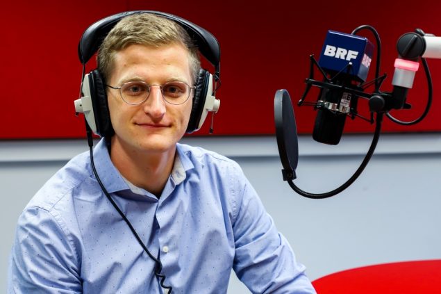 BRF-Redakteur Andreas Lejeune (Bild: Julien Claessen/BRF)