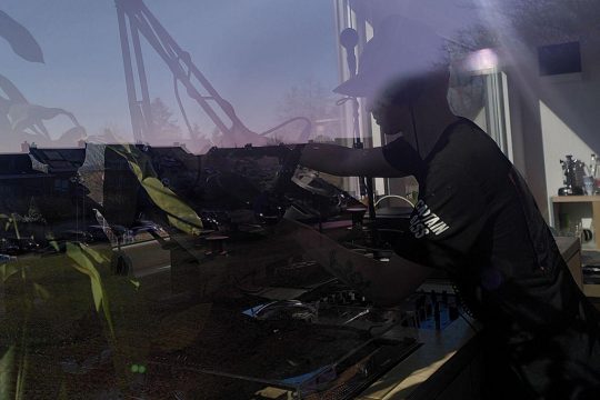 Loris Schwartz im Studio Néau (Bild: privat)