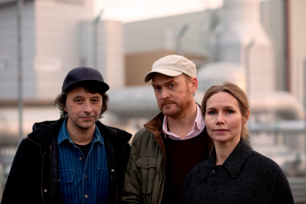Karl-Jonas Winqvist, James Yorkston und Nina Persson (Bild: Anna Drvnik)