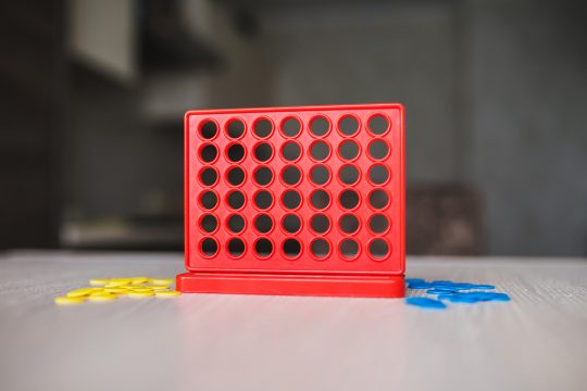 Spiel Vier gewinnt (Illustrationsbild: © Bildagentur PantherMedia/andreygonchar)