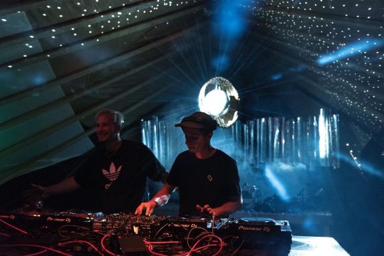 Daniel[i] (rechts) bei der LaNature 2022 (Bild: Cesare Burton)