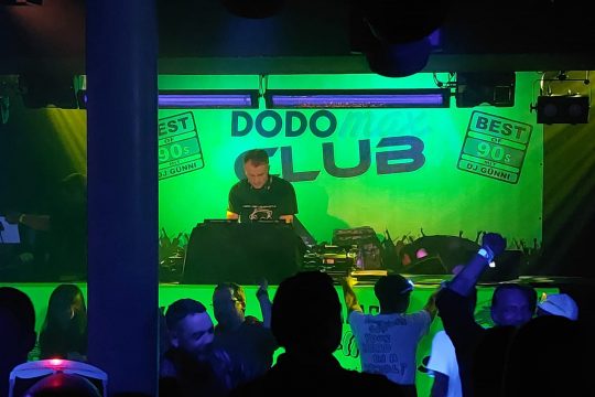 Bernd Rohleder aka The Vyrus 33 bei der Best-of-90s-Party im April 2023 im Alten Schlachthof in Eupen (Bild: Best of 90s)