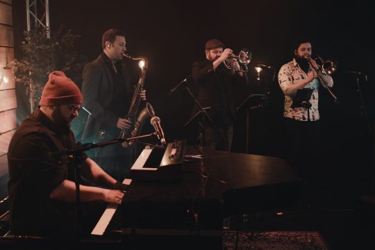 Marco Cafolla (vorne) und seine Mama Terra (Bild: Mama Terra)