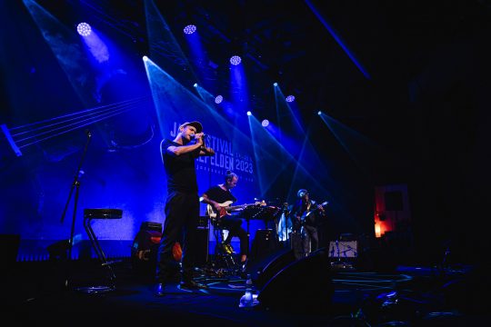 Andreas Schärer, Tim Lefebvre und Kalle Kalima beim Jazzfestival Saalfelden (Bild: Matthias Heschl)