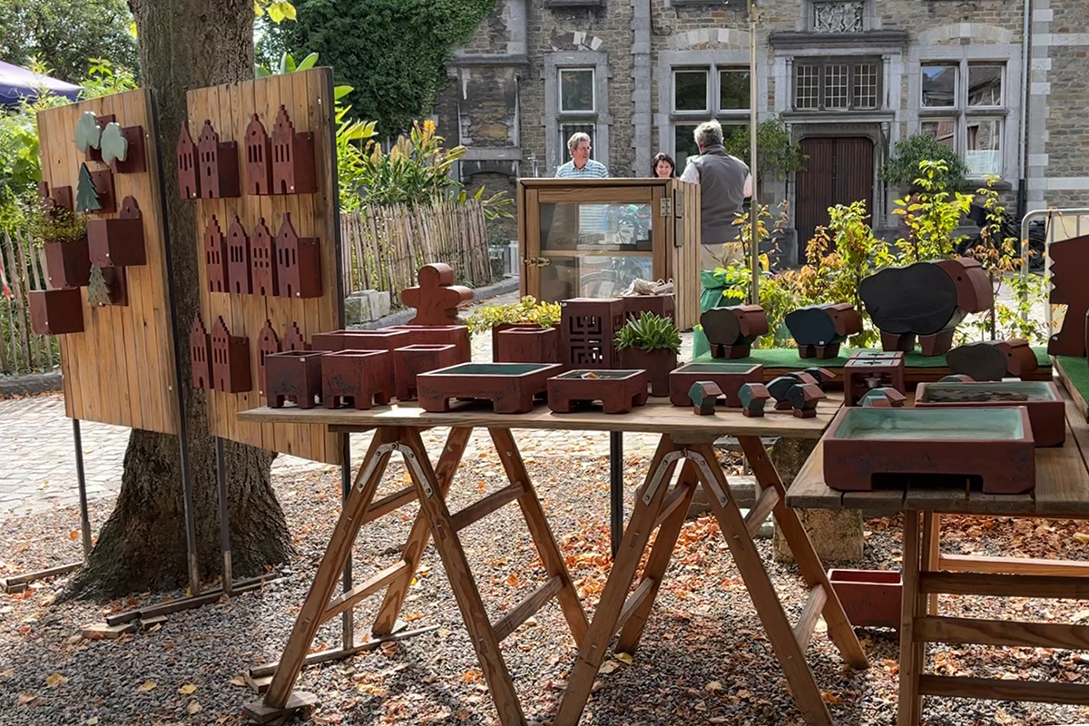 Erste Ausgabe des Kunsthandwerkermarkts "Coup de Coeur" in Limbourg 2022 (Bild: Robin Emonts/BRF)