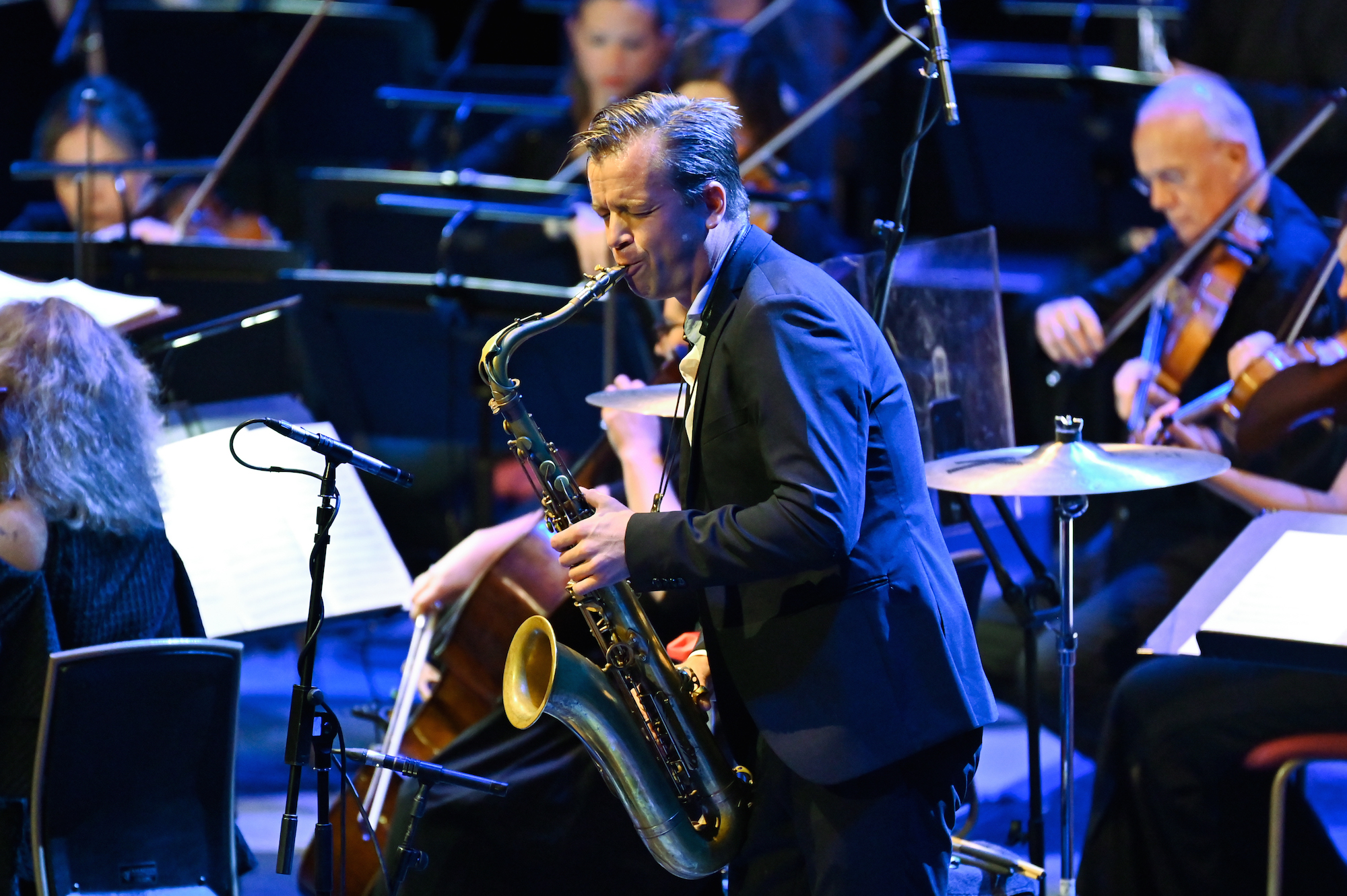 Uraufführung in der Royal Albert Hall: Marius Neset Quintet & London Sinfonietta (Foto: Chris Christodoulou)