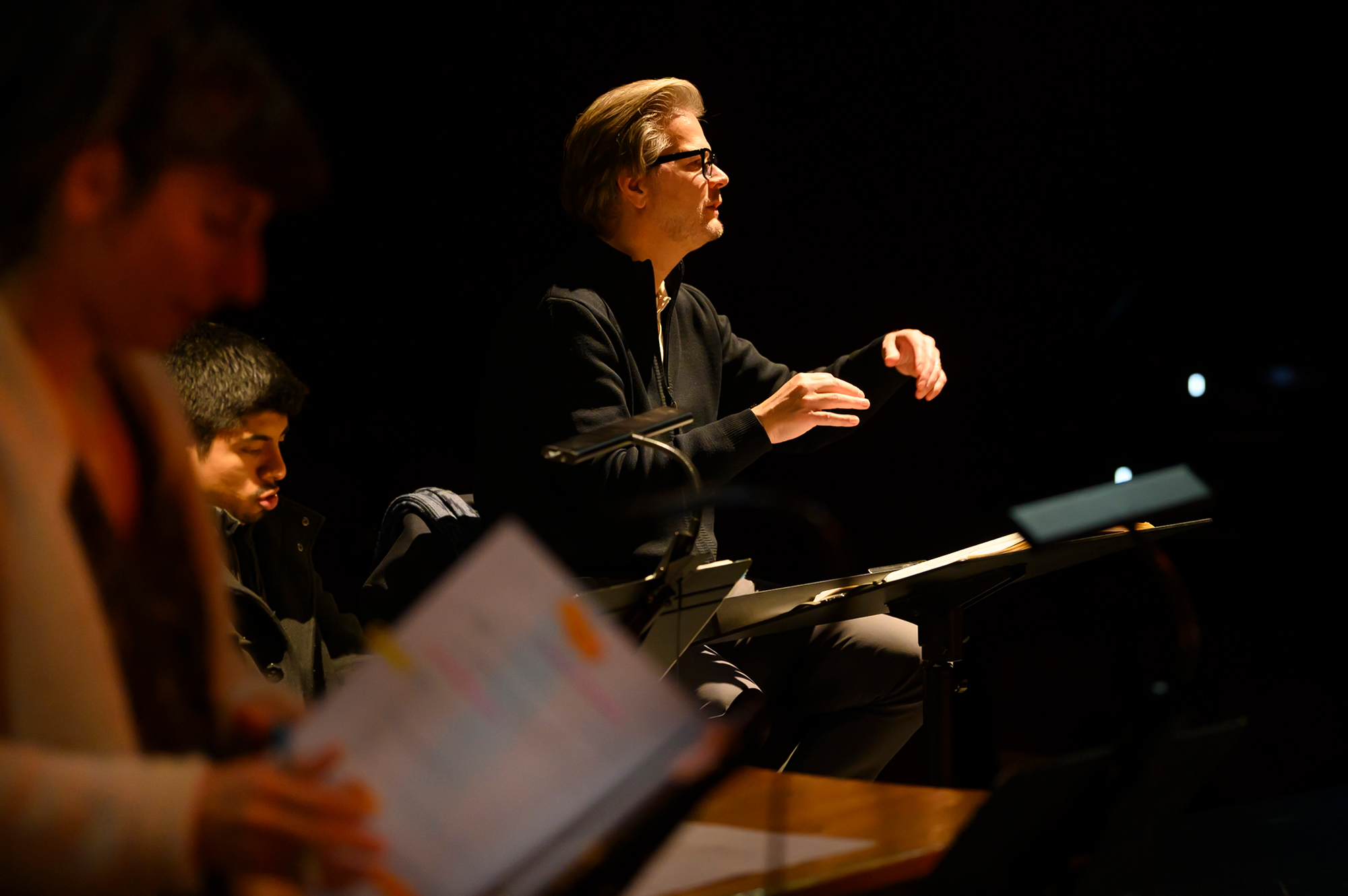 Dirigent Christopher Franklin bei einer Probe zu Mozarts "Zauberflöte" (Bild: J. Berger/ORW Liège)
