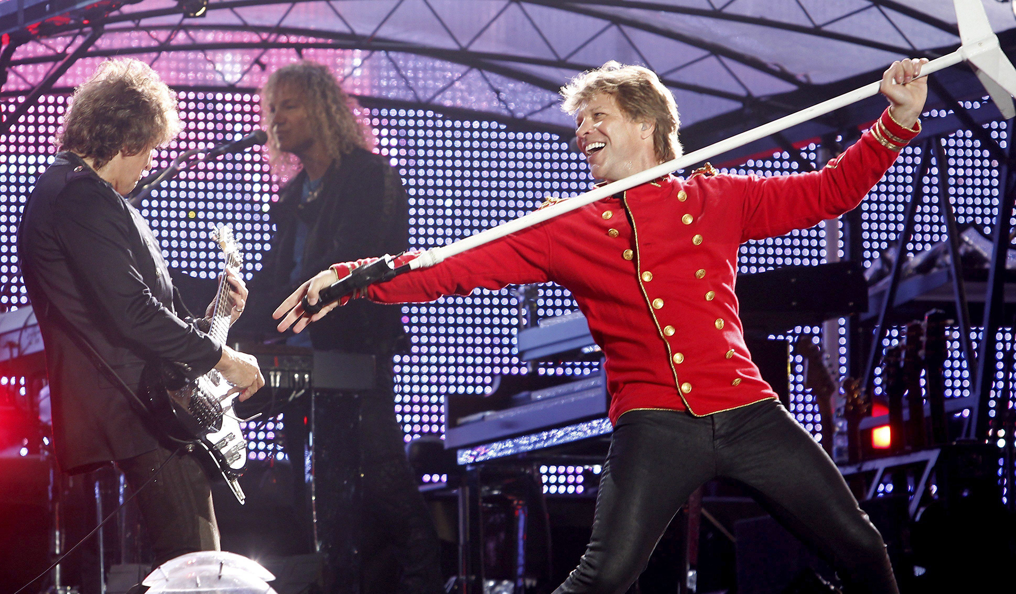 Bon Jovi am 27.7.2011 in Barcelona (Bild: Albert Olive/EPA)