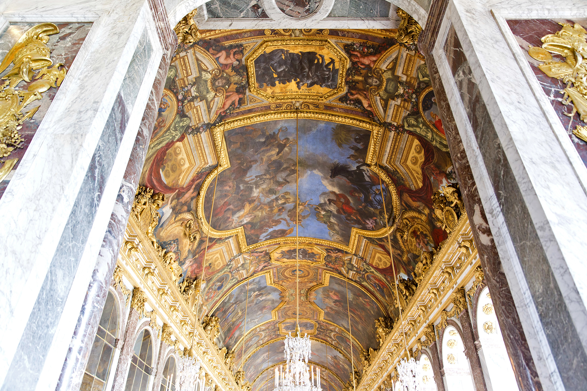 Eine der monumentalsten Barockbauten: Das Schloss Versailles bei Paris