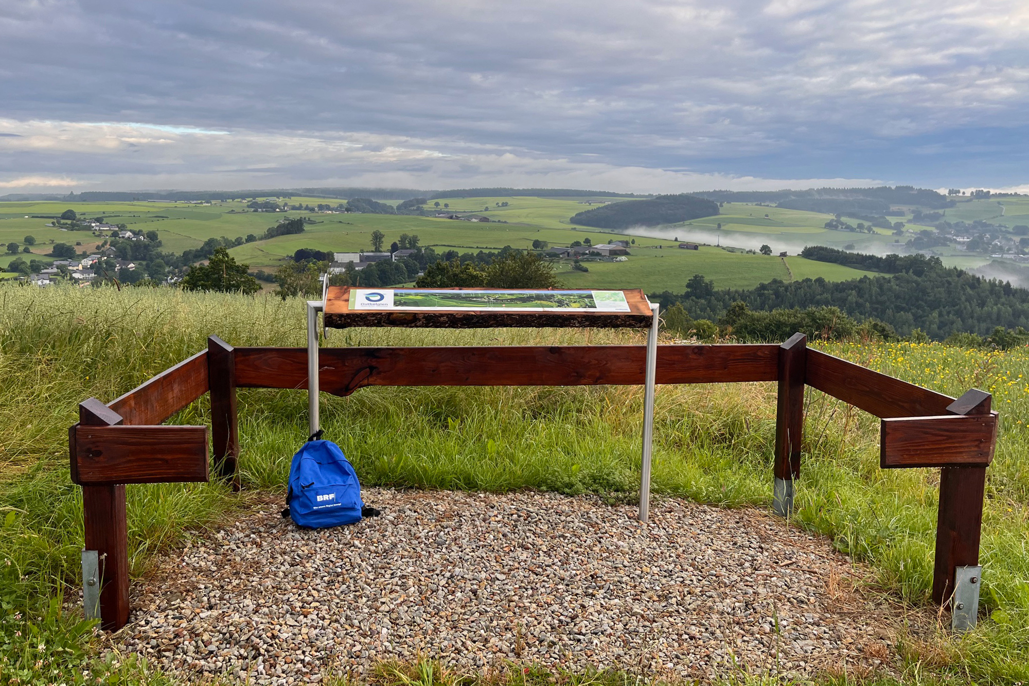 Sommer-Rucksack: Unterwegs in der Gemeinde Burg-Reuland - auf dem "Leichenweg" zwischen Weweler und Lascheid