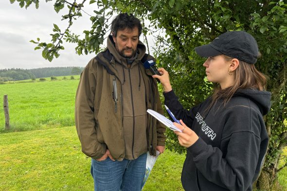 Projektleiter Alexander Rauw wird von Philine Günther interviewt