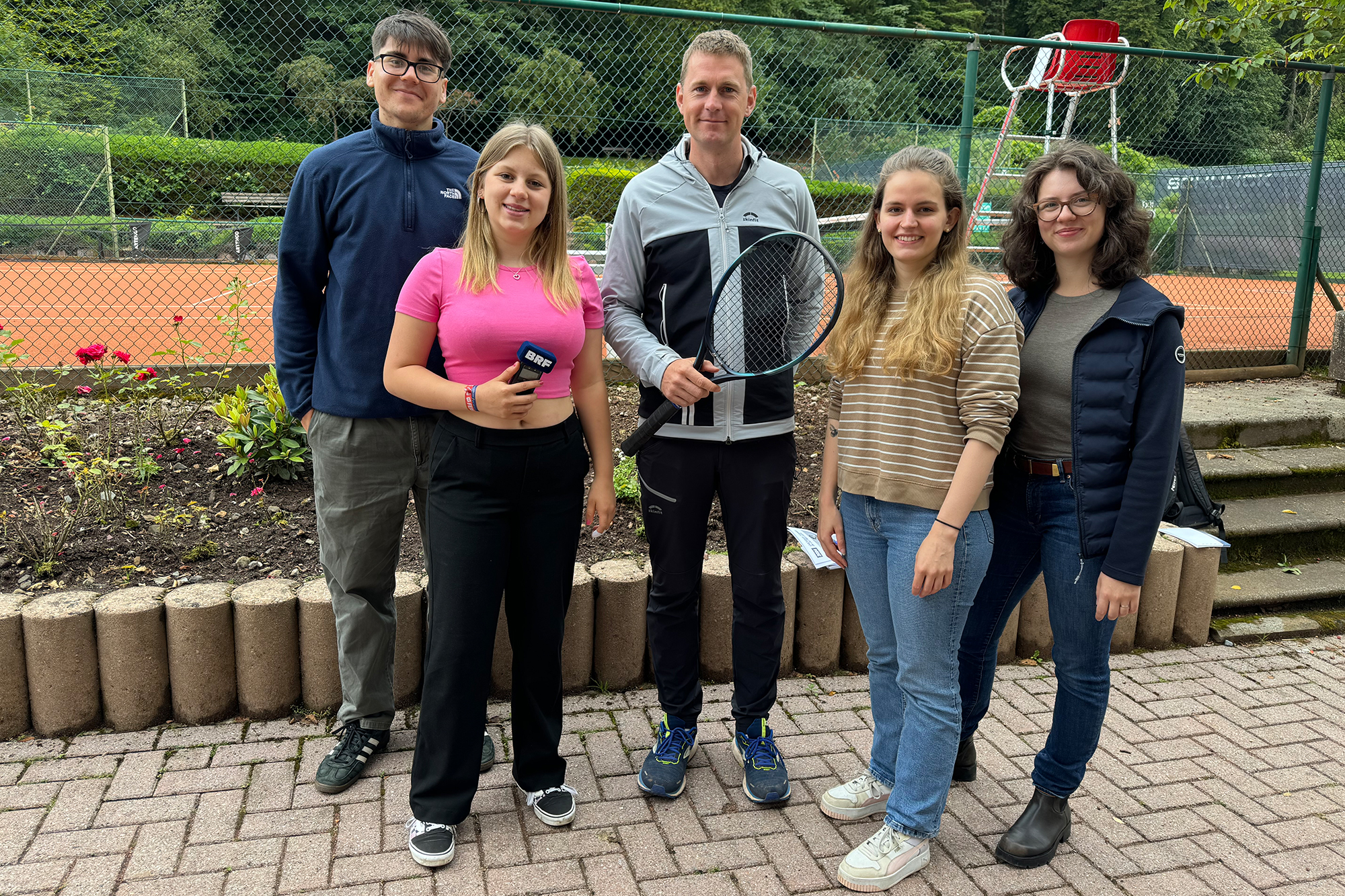 Benjamin Röder, Paula Becker, Jenny Franck und Antonia Etzkorn mit Olivier Zimmermann (Mitte) vom KTC