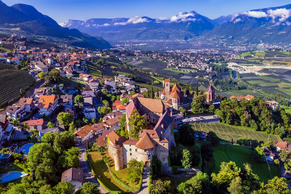 Bergdorf Schenna in Südtirol