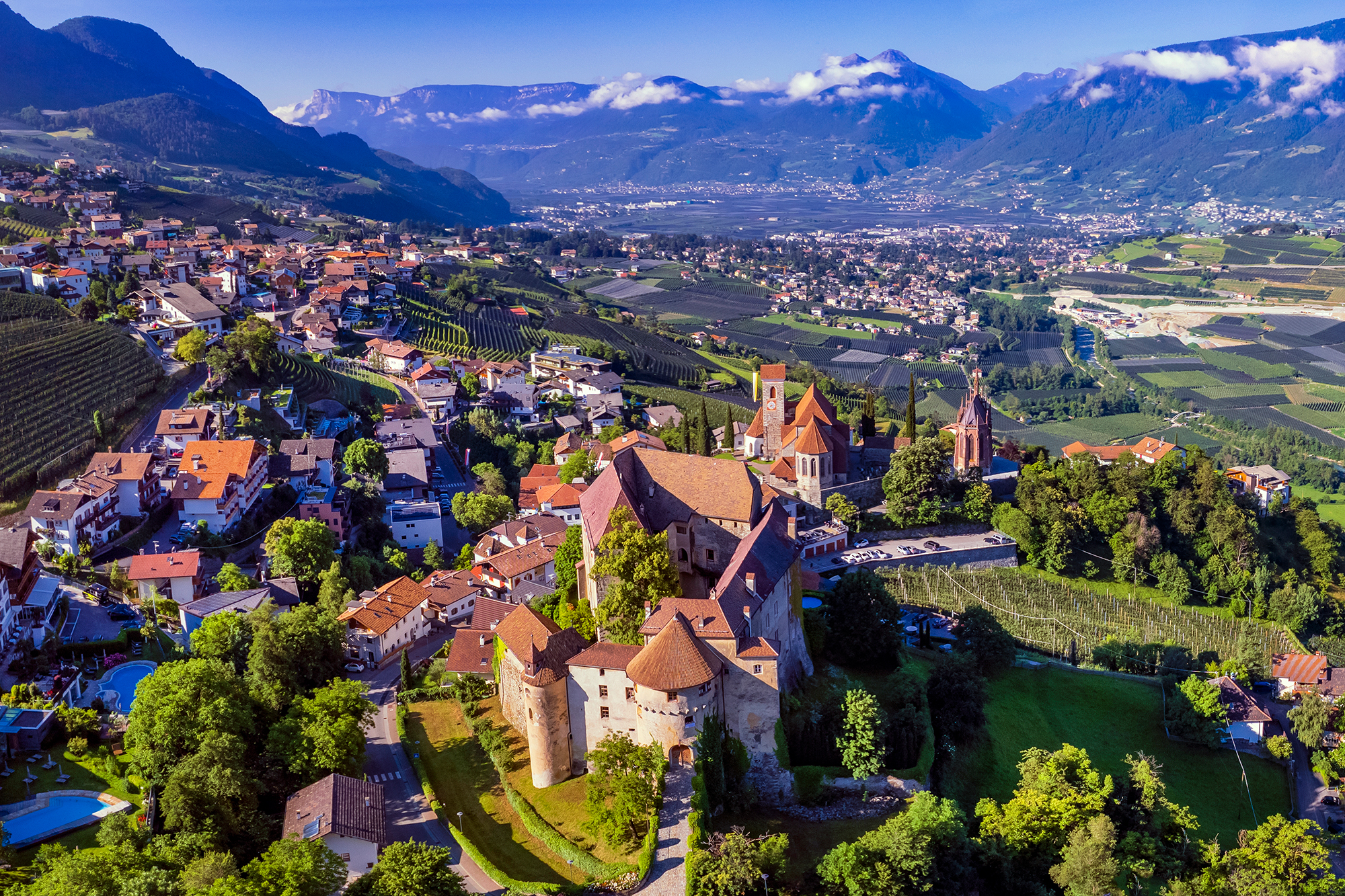 Bergdorf Schenna in Südtirol