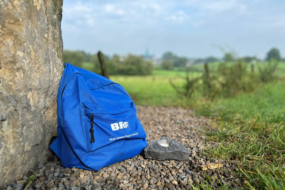 Der Sommerrucksack auf dem Skulpturenweg in Walhorn