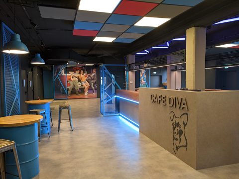 Das Foyer im DAS DA Theater