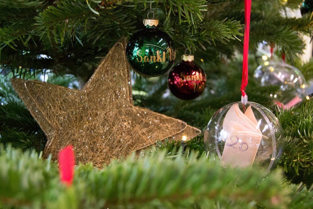 Weihnachtsbaum im ÖSHZ St. Vith