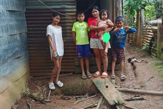 Eine der Familien, die von der Gemeindeschule Schönberg unterstützt werden