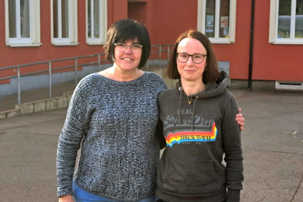 Lehrerin Tania Zimmermann und Yvonne Schöner vom Elternrat