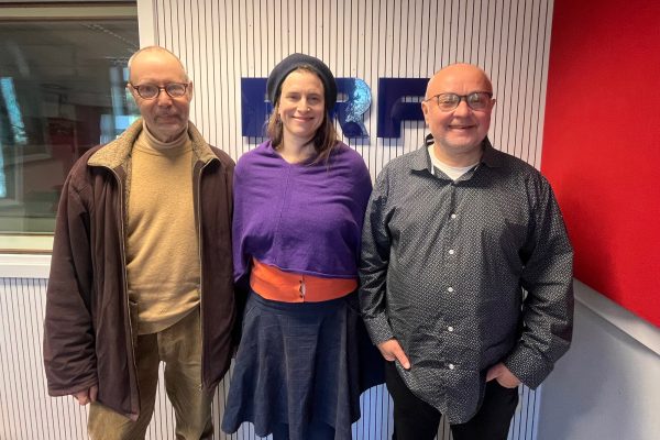 Hugh Featherstone, Nele Ruppert und Wilfried Scheen im BRF-Studio